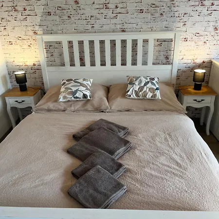 U Muzea Hracek Apartment